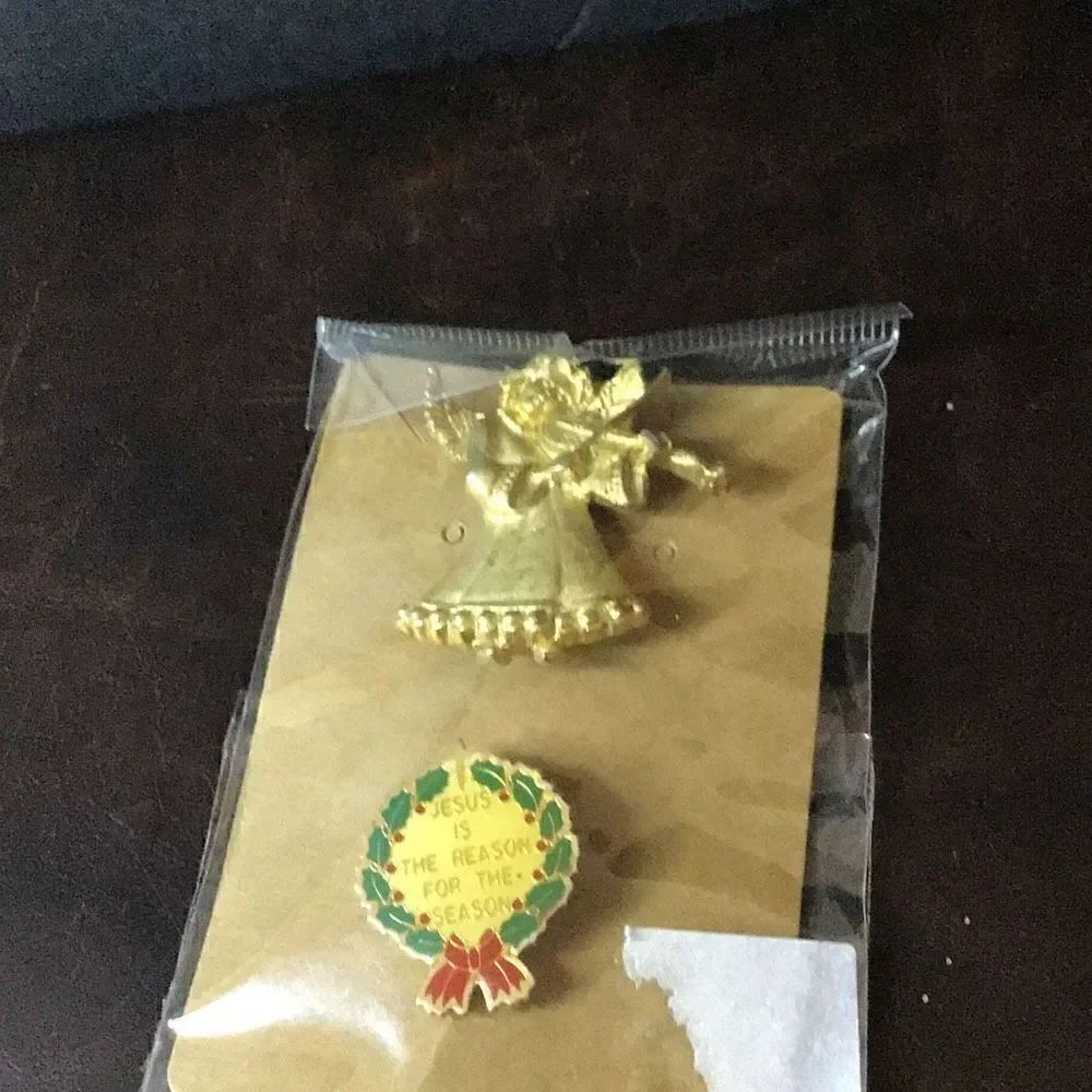 Christmas pins set of two